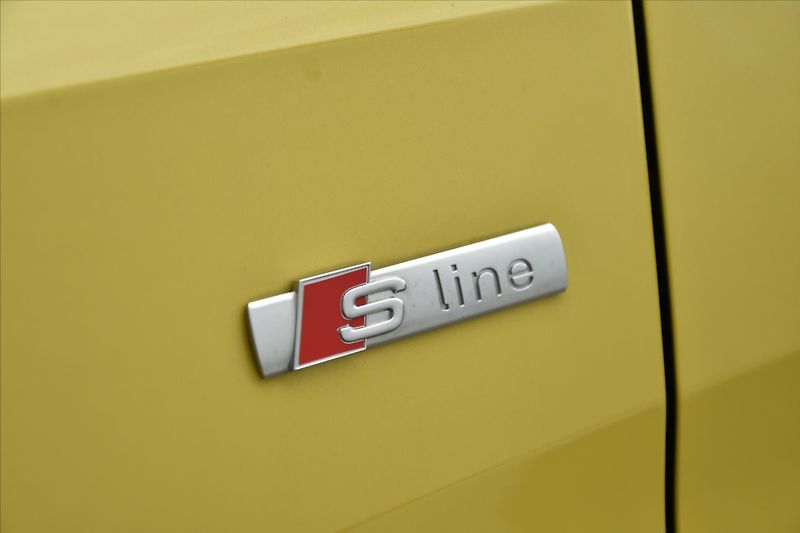 Audi A1 40TFSI 147kW S-LINE SERV.KNIHA - fotka 10 z 31
