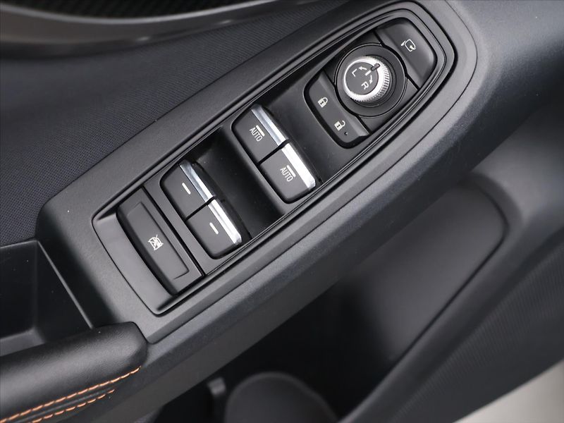 Subaru XV 2,0 i 115kW CVT Comfort 1.Maj - fotka 15 z 33