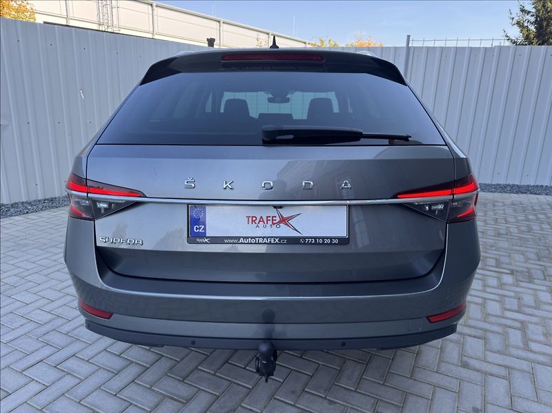 Škoda Superb 2,0 TDI DSG STYLE 1.maj. ČR - fotka 12 z 50