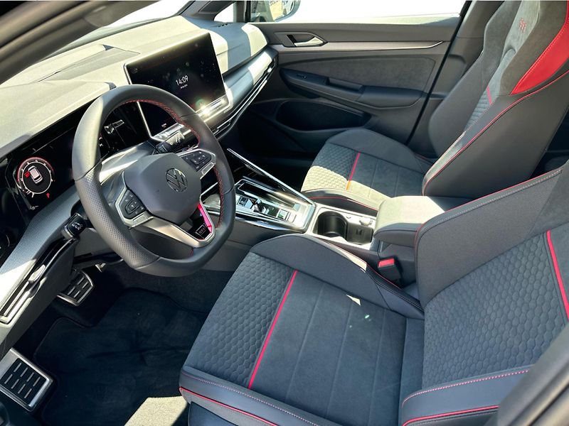 Volkswagen Golf Clubsport 2,0 TSI 7DSG - fotka 11 z 24
