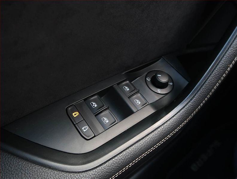 Škoda Superb (2019) Sportline 2.0 TDI - fotka 19 z 25