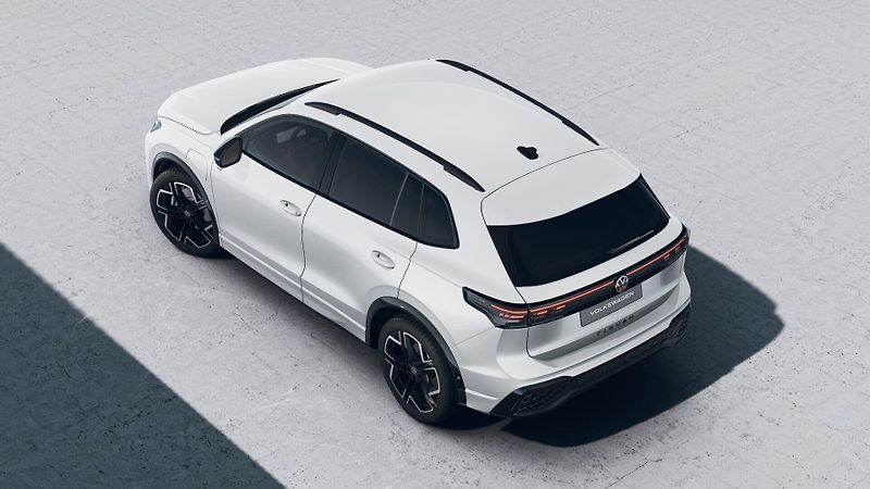 Volkswagen Tiguan R-Line People 150 kW eHybrid - fotka 4 z 8