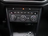 Volkswagen T-Roc 1,5 TSI 110 kW Aut.Klima 1.Maj - náhled 20