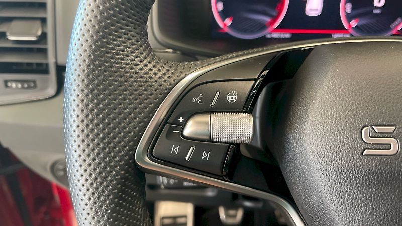 Škoda Karoq (2025) Sportline 1.5TSI 110kW - fotka 26 z 32