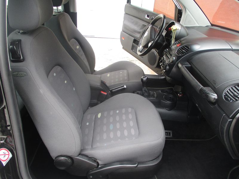 Volkswagen New Beetle 1.6i KLIMA NEHAVAROVANÉ - fotka 14 z 30