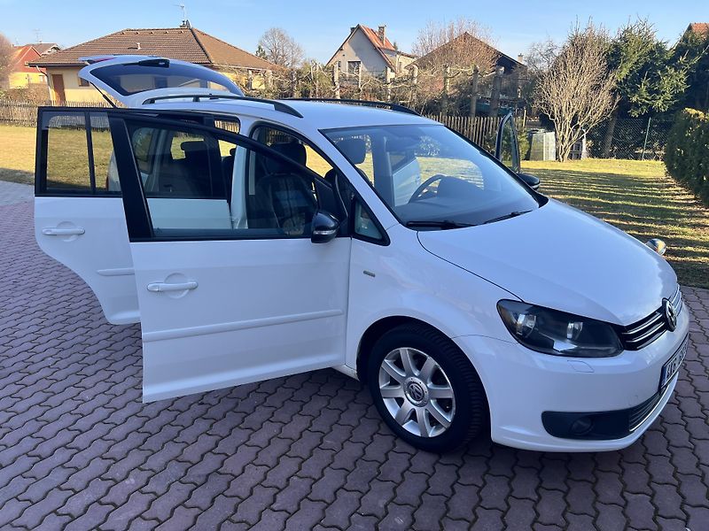 Volkswagen Touran 1.6TDI 77KW,MATCH,NAVI,DSG,DIG - fotka 32 z 46