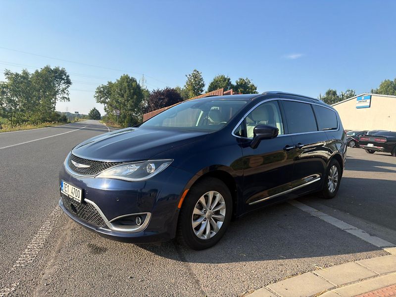 Chrysler Pacifica (2018) 3,6 Limited LPG Radar 360 2018 - fotka 2 z 20