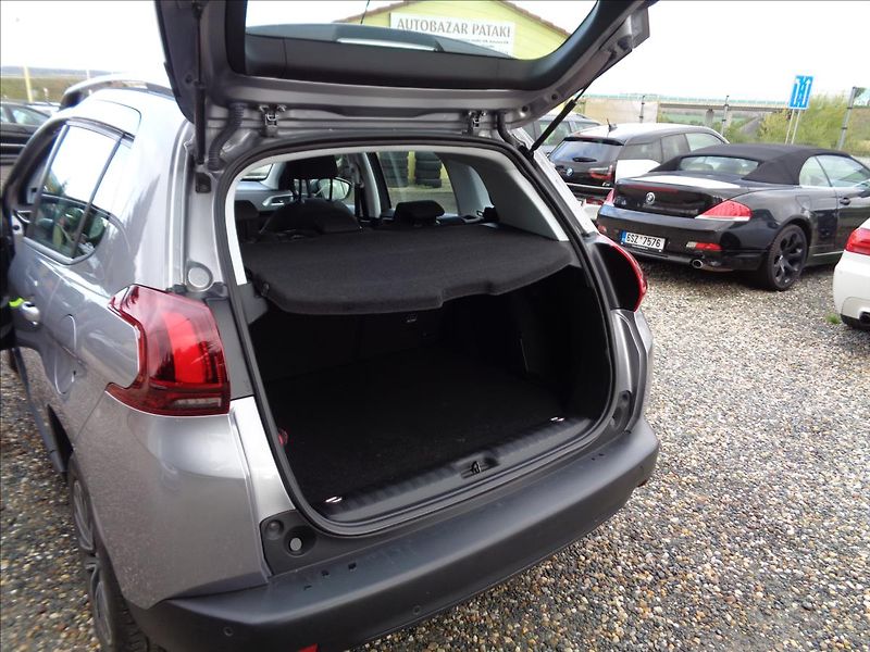 Peugeot 2008 1,2 - fotka 17 z 18