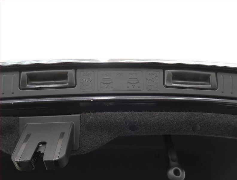 Škoda Superb (2011) Elegance 1.4 TSI, Navi, Xenony - fotka 20 z 23