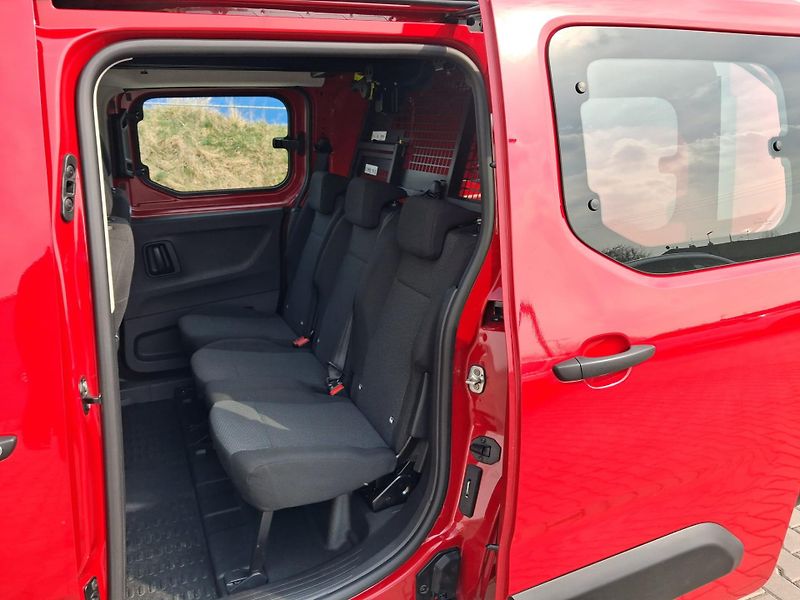 Toyota ProAce City 1.5 D-4D Extra CrewCab Active - fotka 21 z 23