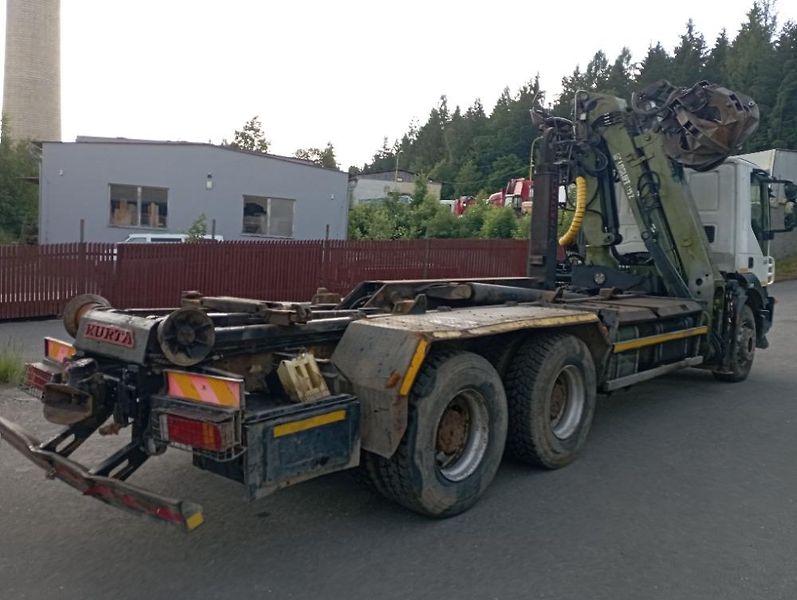 Iveco (2009) 450 kontejner+ruka - fotka 11 z 23