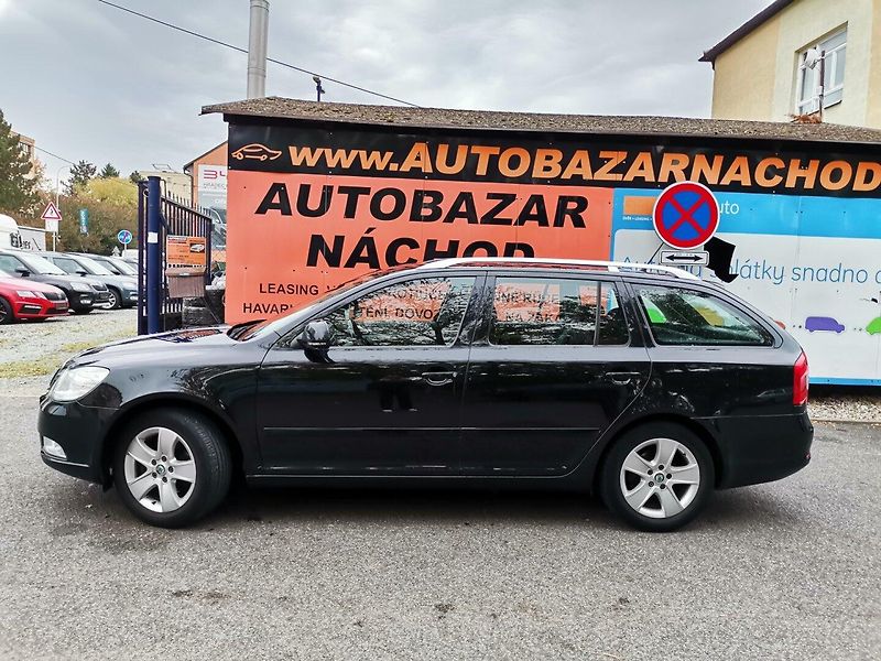 Škoda Octavia (2012) 1.4TSi 90kw Elegance PDC - fotka 2 z 27