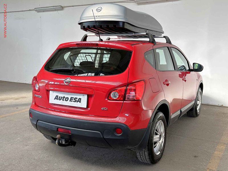 Nissan Qashqai (2008) 2.0DCi 4x4, AC, temp - fotka 4 z 15