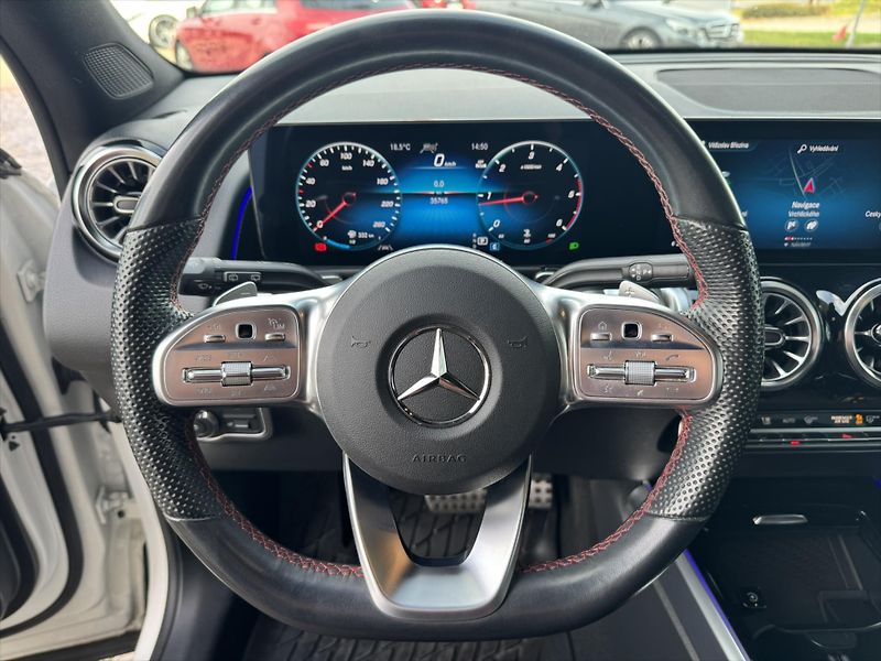 Mercedes-Benz GLB 200d 4MATIC AMG paket - fotka 8 z 33