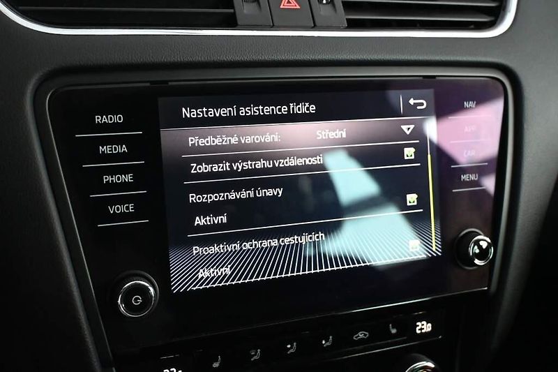 Škoda Octavia (2018) 1.5 CLEVER Tažné TSI - fotka 19 z 33
