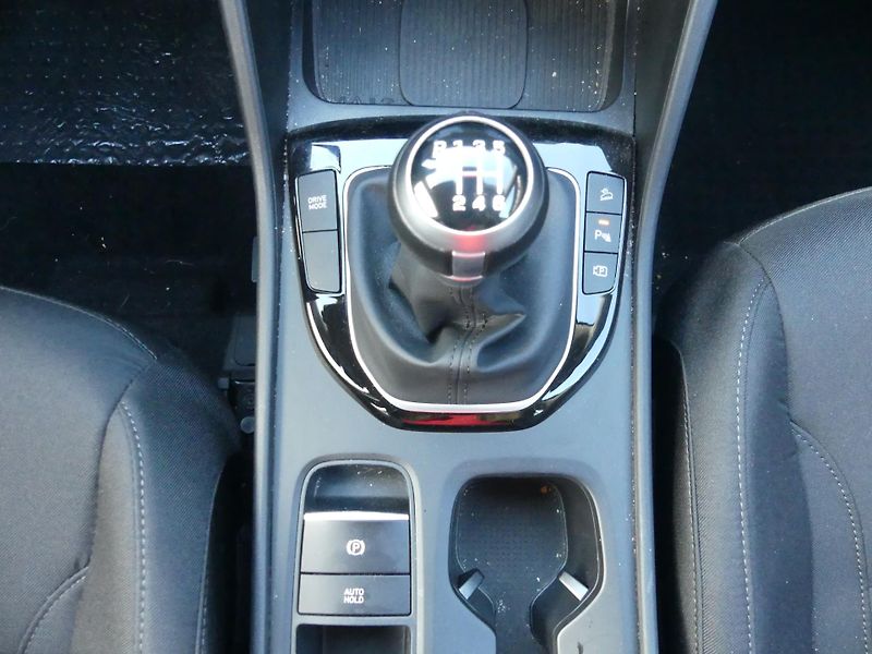Hyundai Tucson (2025) 1,6 T-GDi 118 kW - fotka 17 z 25