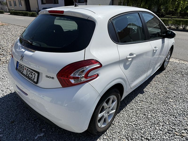 Peugeot 208 1.2i 60 KW ALU SERVIS. - fotka 5 z 13