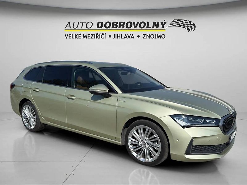 Škoda Superb Combi L&K 2,0 TDI 110kW DSG7/. - fotka 10 z 24