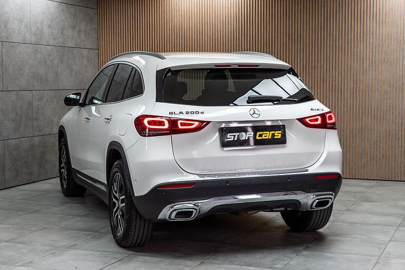 Mercedes-Benz GLA 200d 4MATIC*KEYLESS*ČR 1.MAJ* - fotka 4 z 46
