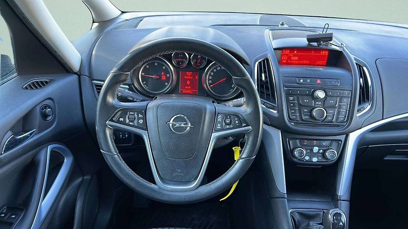 Opel Zafira Enjoy Tourer 2.0 CDTI MT6 (96 - fotka 16 z 38