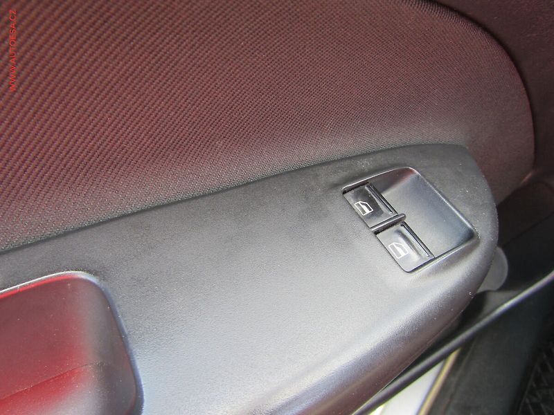 Škoda Octavia (2011) 1.2 TSi, ČR, AC, park.asist - fotka 12 z 16