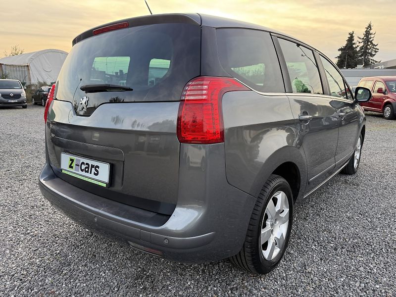 Peugeot 5008 2.0HDi 110kW Navi Panorama - fotka 5 z 20