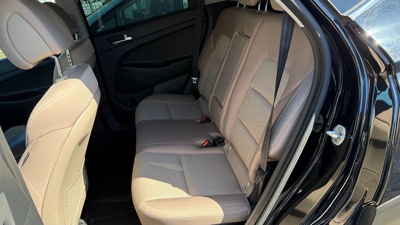 Hyundai Tucson (2015) 2.0CRDi 100kW *Nove v ČR*4x4* - fotka 19 z 24