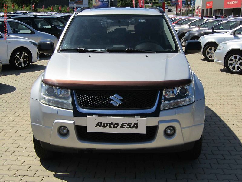 Suzuki Grand Vitara (2007) 2.0i 4x4, AC, TZ, kůže - fotka 2 z 21