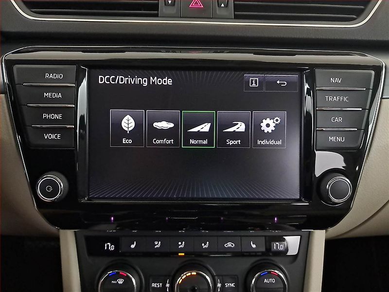 Škoda Superb (2015) Style Plus 1.4 TSI, Automat - fotka 21 z 22