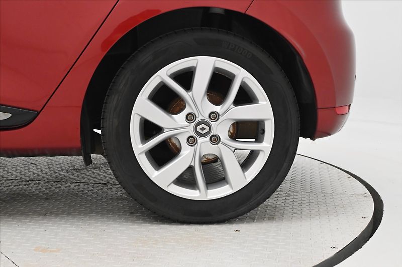 Renault Clio 0,9 TCE 66 kW Limited Záruka a - fotka 29 z 29