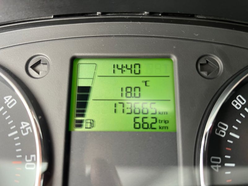 Škoda Roomster (2010) 1.6 TDI Velmi pěkný - fotka 14 z 19