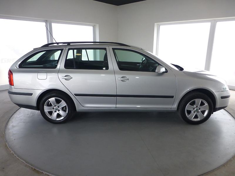 Škoda Octavia (2006) 1,6I-75KW**KLIMA**ALU****TAŽNÉ - fotka 4 z 27