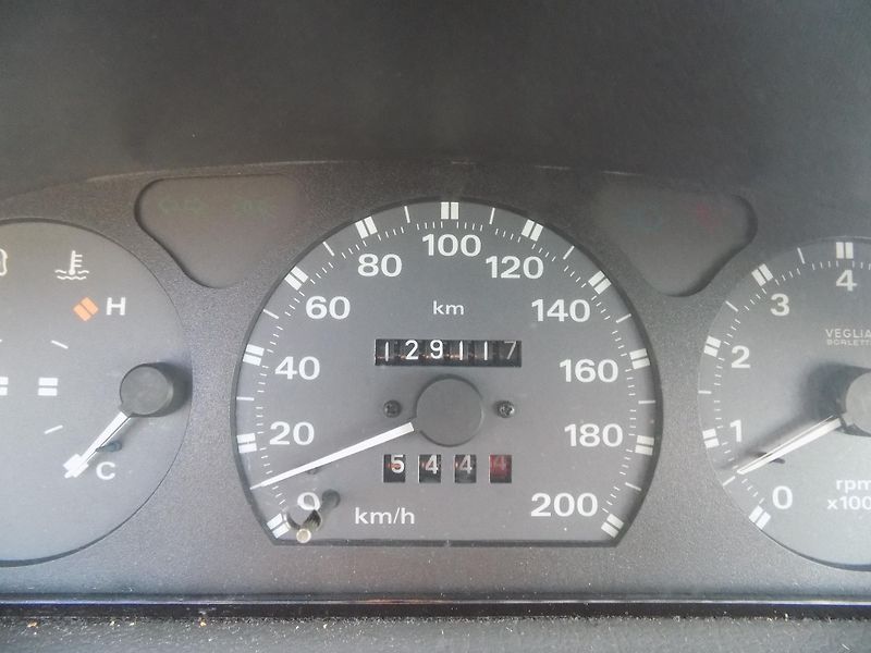 Fiat Punto 1,2I 54 KW SX CENTRÁL, KLIMA - fotka 29 z 30