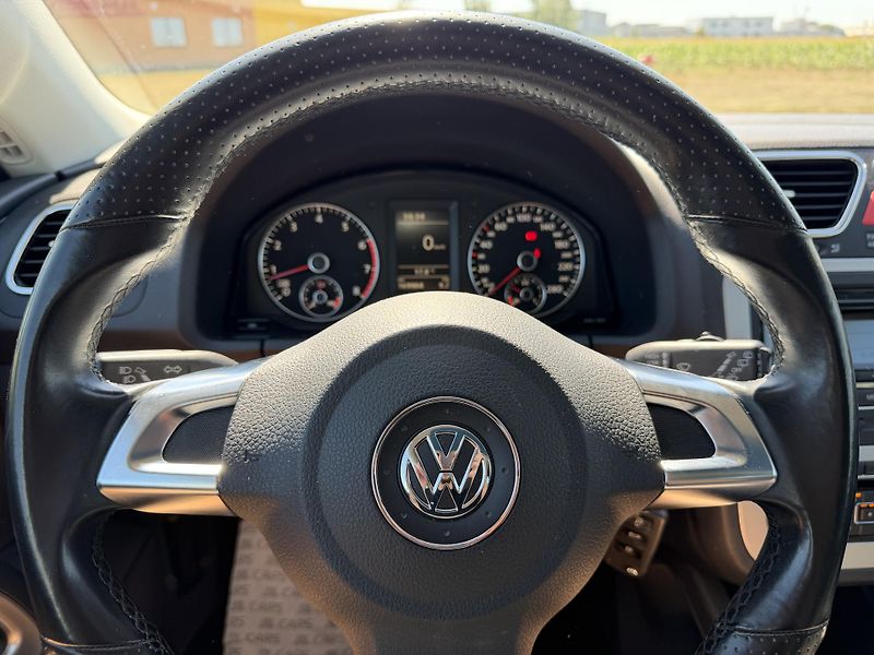 Volkswagen Scirocco 1.4 TSI 90KW PANORAMA ROZVODY - fotka 18 z 37