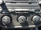Volkswagen Golf 1,4i 16V KLIMA,VÝHŘEVY,ŠÍBR ! - náhled 12