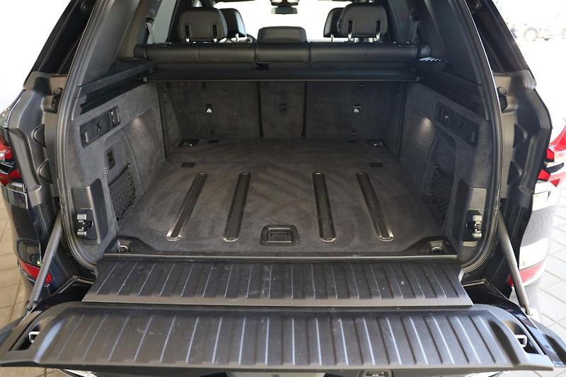 BMW X5 xDrive30d - fotka 8 z 32