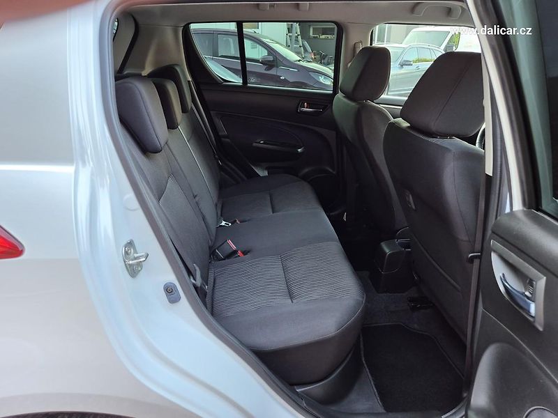 Suzuki Swift (2011) 1.2i 69KW 4x4 klima - fotka 41 z 52