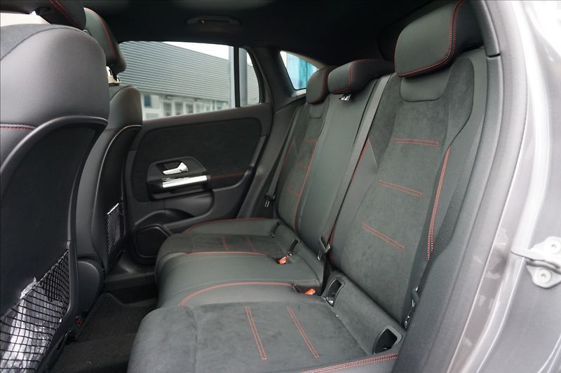 Mercedes-Benz GLA 2,0 250 4M neodpočtové - fotka 17 z 18