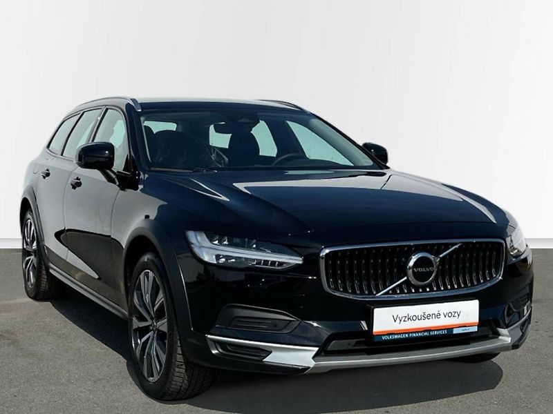 Volvo V90 (2024) B4 AWD diesel Ultimate Auto - fotka 8 z 20