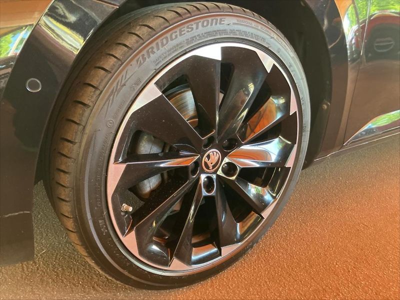 Škoda Superb 2,0 TDI TAŽNÉ WEBASTO - fotka 10 z 11