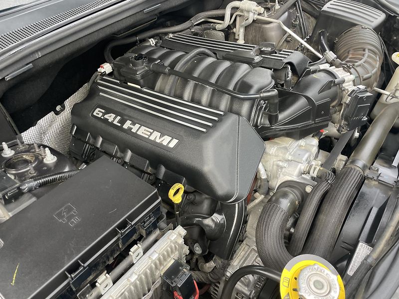Jeep Grand Cherokee 6.4i 480PS HEMI SRT CZ 78000KM - fotka 75 z 187