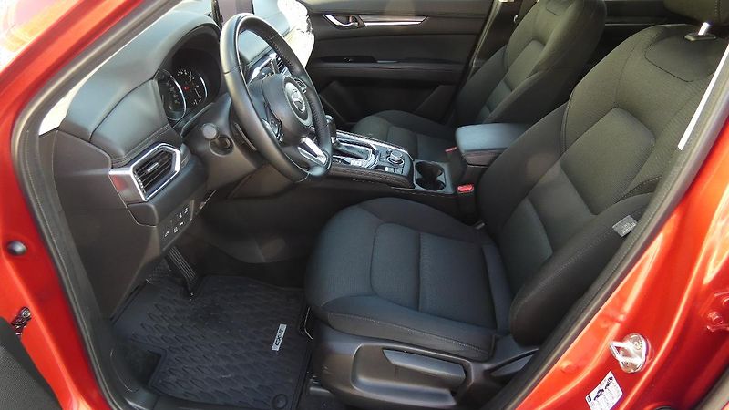 Mazda CX-5 Exclusive-line 2.5 Skyactiv-G1 - fotka 18 z 25