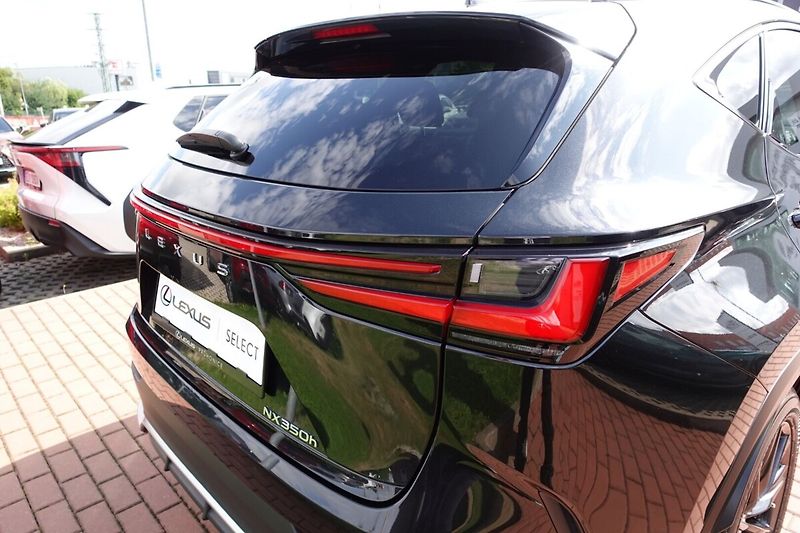 Lexus NX 350h 2,5HSD 140kW F-Sport 4x4 - fotka 36 z 37