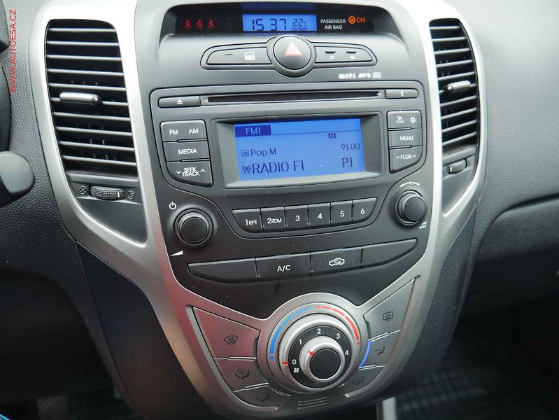 Hyundai ix20 (2017) 1.6 CVVT, ČR, servis.kniha - fotka 11 z 15