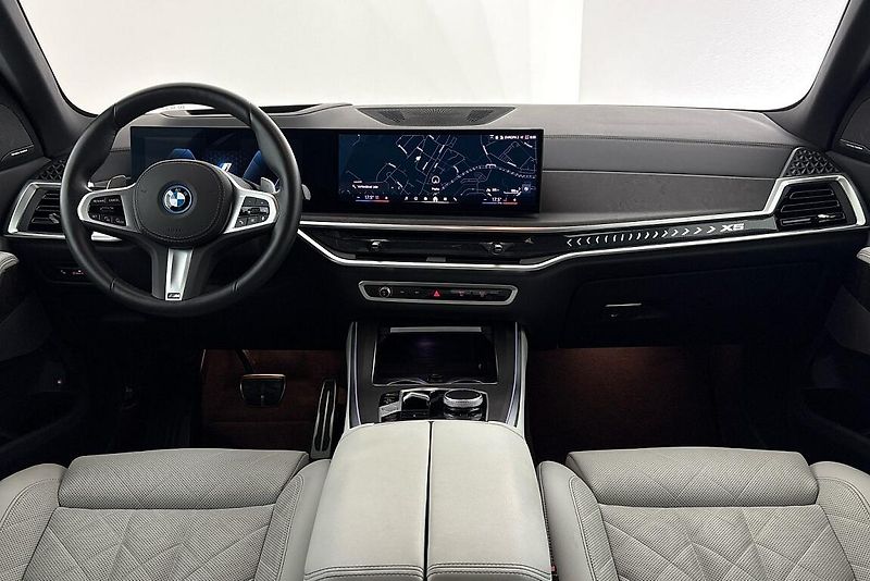 BMW X5 xDrive50e - fotka 16 z 27