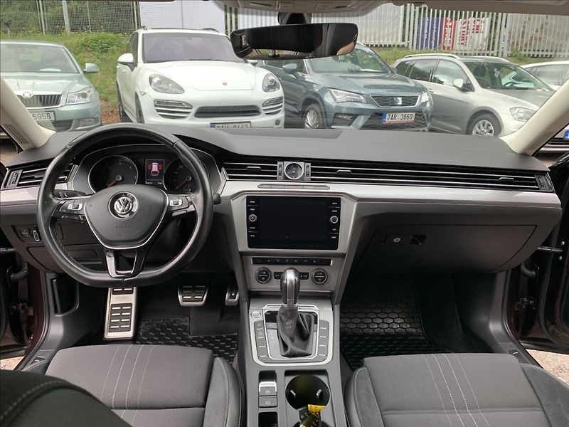 Volkswagen Passat 2,0 TDI ALLTRACK 1.MAJ.,ČR,SER - fotka 9 z 20
