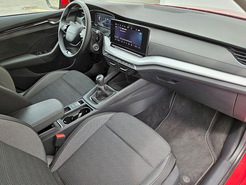 Škoda Octavia (2025) COMBI SELECTION 1,5 TSI 85 KW - fotka 15 z 28