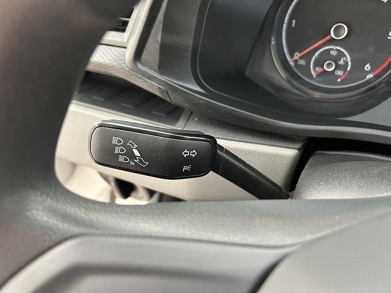 Volkswagen Transporter 2.0 TDI - fotka 9 z 23