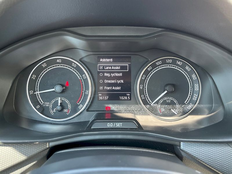 Škoda Kamiq (2023) 1.0 TSI 81 kW Ambition - fotka 19 z 28