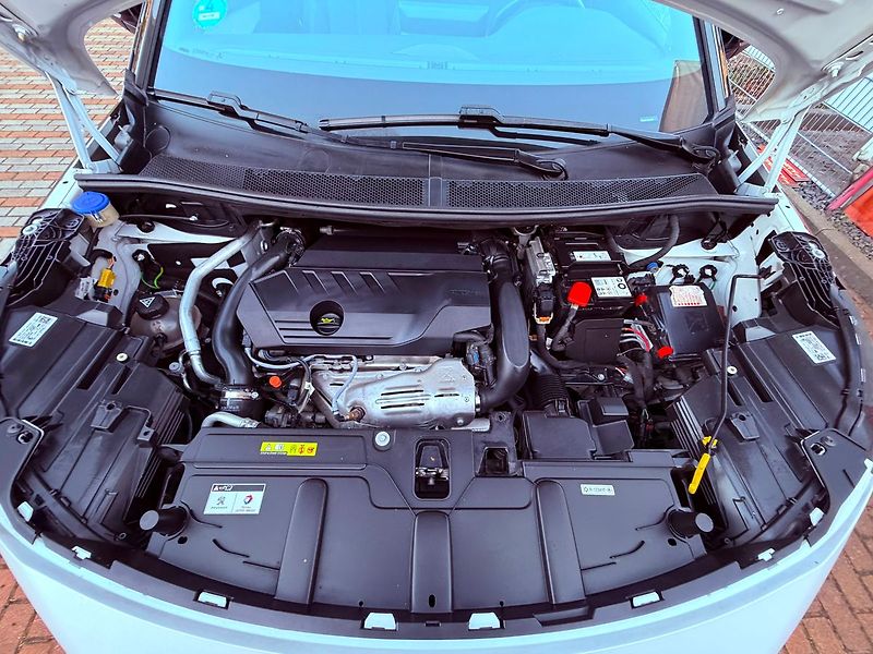 Peugeot 5008 1.6 PureTech GTLine Aut., ČR - fotka 33 z 34